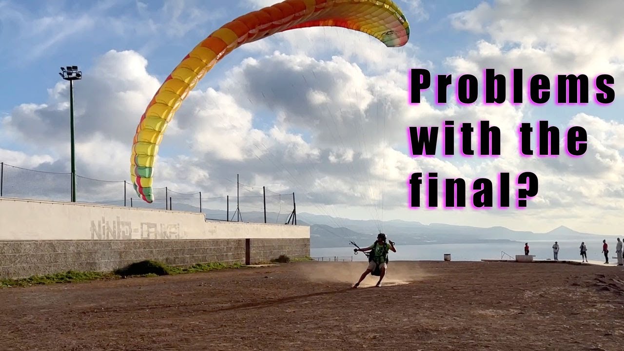 Aterrizando con Inercia en parapente, piloto profesional hace toma an Las Coloradas en Gran Canaria